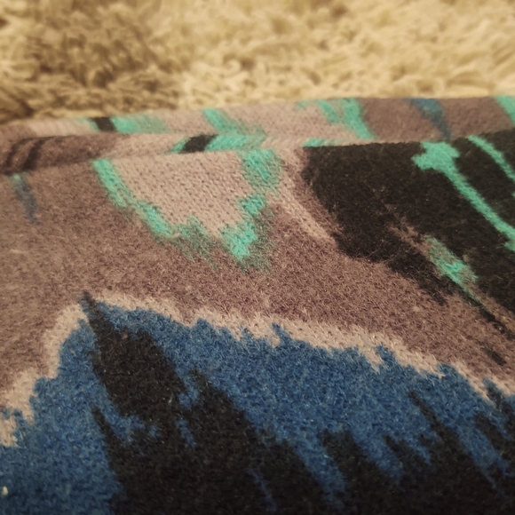 Sweater - Picture 7 of 7